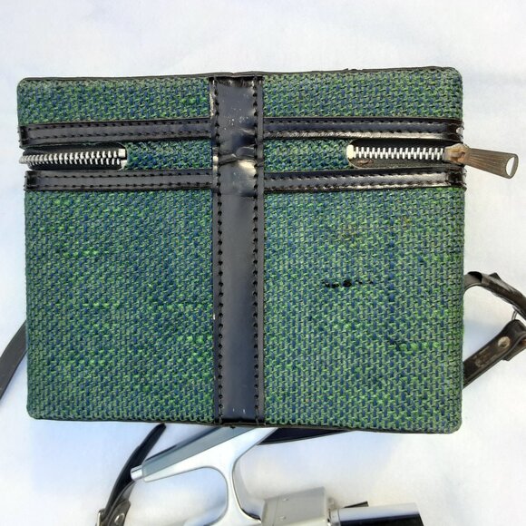 Various Camera Related Bundle, Flash, Camera Case, Technicolor and Box Camera - Picture 4 of 10